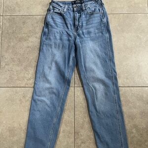 ULTRA HIGH-RISE MOM JEAN Hollister vintage stretch 3R Light Blue 26W 27L